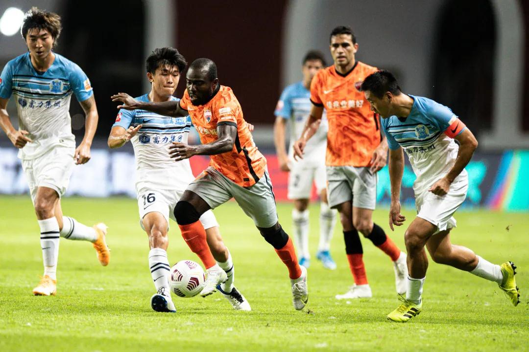 أكرم عفيف رمانة الميزان التي تقود قطر نحو الاحتفاظ بلقب كأس آسيا 2024