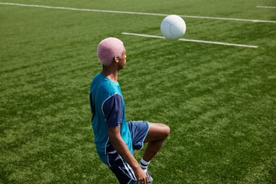 نفرتيتي بالهيروغليفيلغز ملكة مصر الخالدة